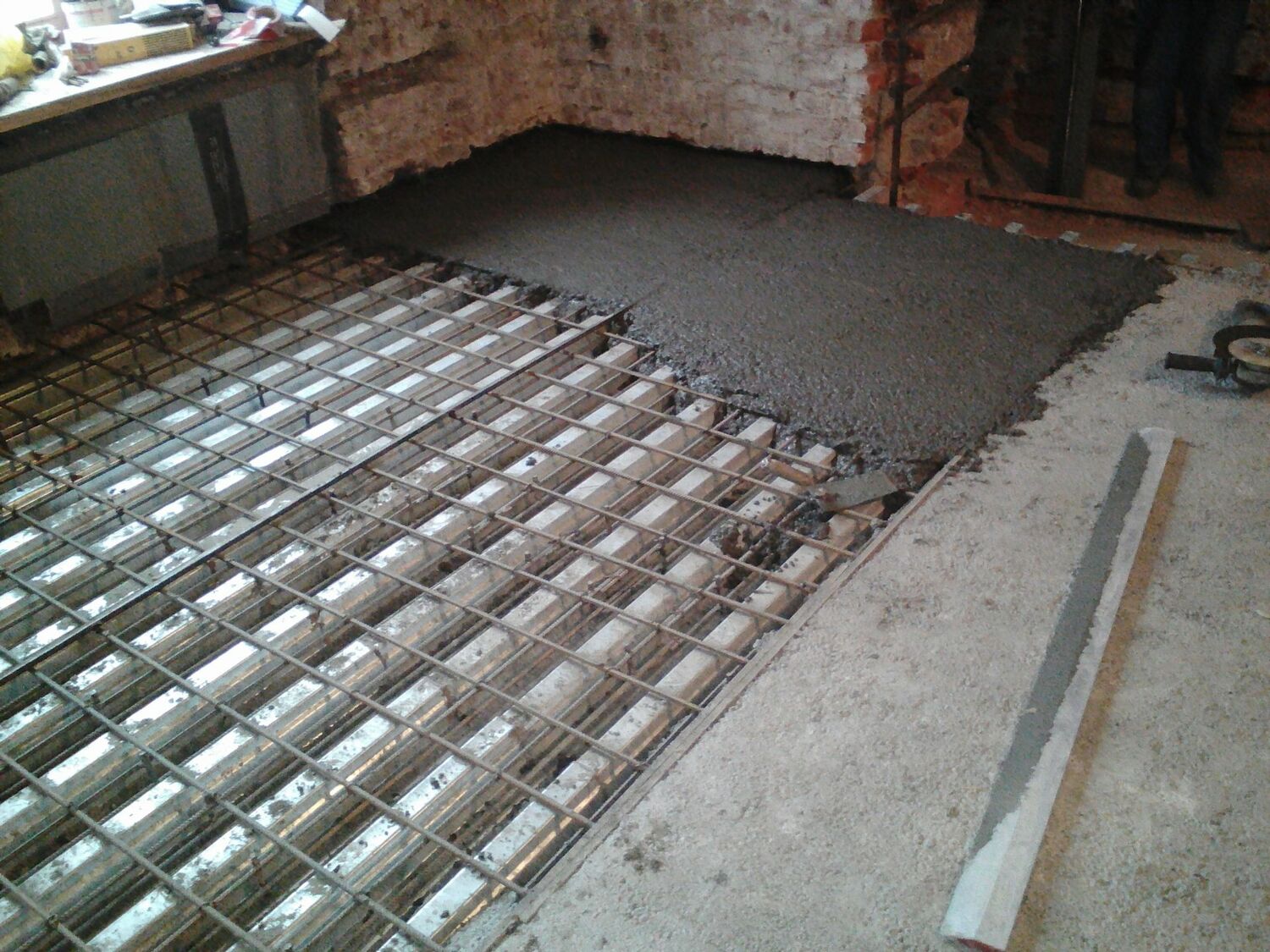бетонный пол для антресольного этажа